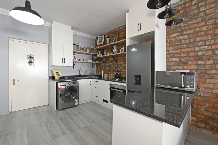 1 Bedroom Property for Sale in Oranjezicht Western Cape